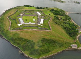 Khám phá đảo Spike bằng tour du lịch châu Âu