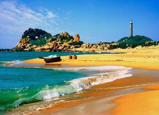 Du lịch Phan Thiết thỏa thích thưởng thức món hải sản tươi sống được chế biến tại chỗ