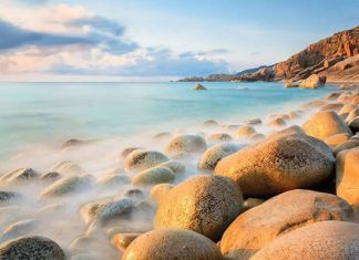 Check in tại 2 bãi đá trứng tuyệt đẹp khi đi du lịch miền Trung Check in tại 2 bãi đá trứng tuyệt đẹp khi đi du lịch miền Trung