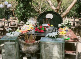 Chia sẻ kinh nghiệm đi lễ mộ Cô Sáu dành cho khách du lịch Côn Đảo